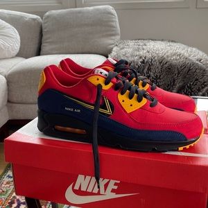Men's size 10.5 Nike Air Max 90 Premium (University Red/Black)